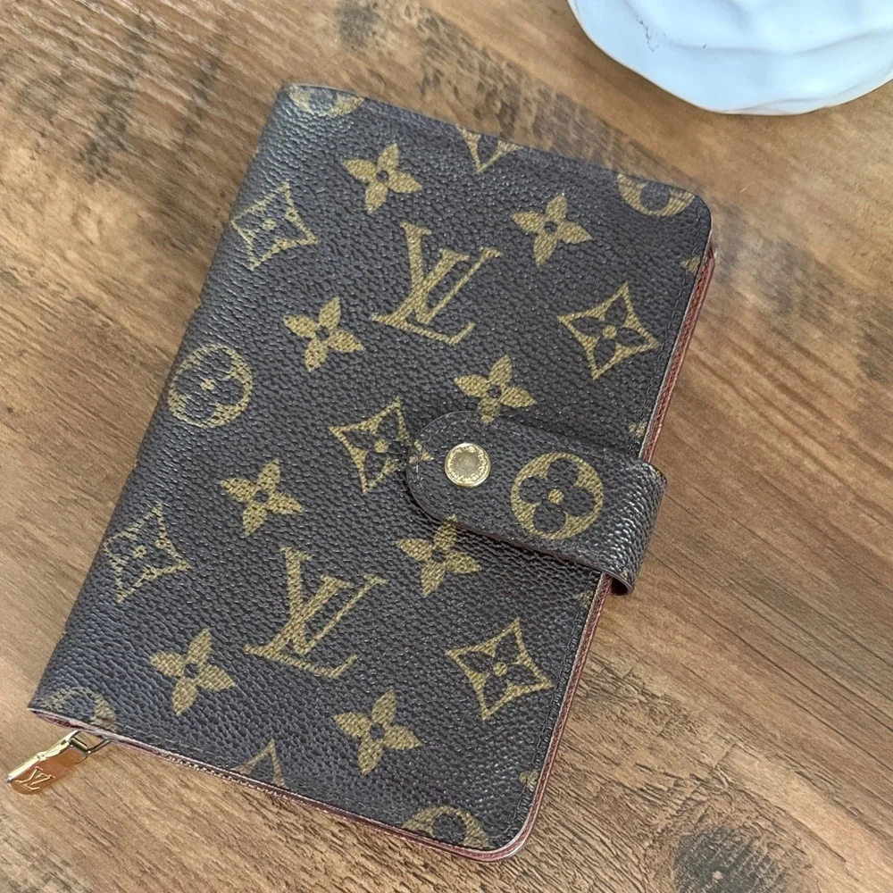 vintage Louis Vuitton Monogram Compact Zippé Wallet